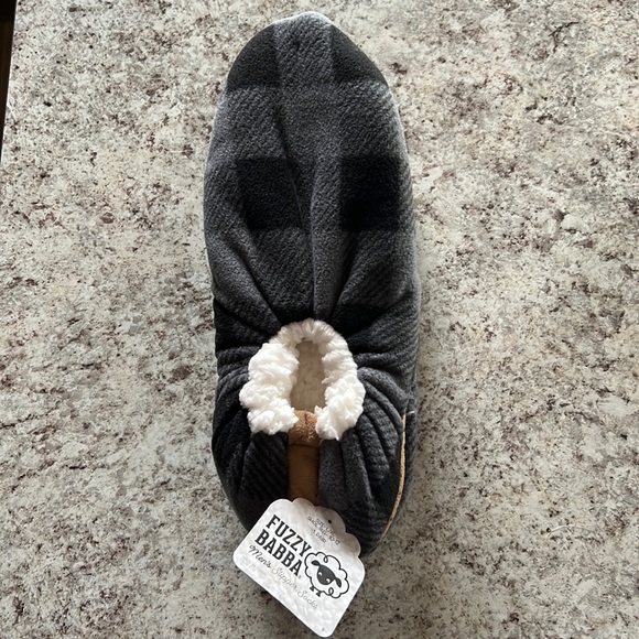 NWT -Fuzzy Bubba Slipper Socks - Picture 1 of 4